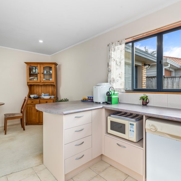 19 Angel Way, Stanmore Bay kitchen view